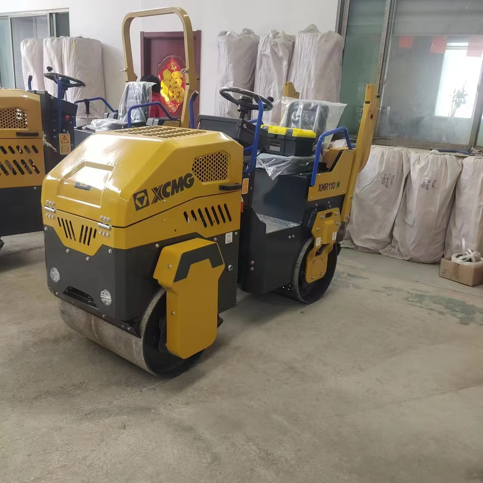 XCMG XMR110 1ton samll road roller hydraulic vibratory compator price - Μικρος ασφαλτικός οδοστρωτήρας: φωτογραφία 2 XCMG XMR110 1ton samll road roller hydraulic vibratory compator price - Μικρος ασφαλτικός οδοστρωτήρας: φωτογραφία 2