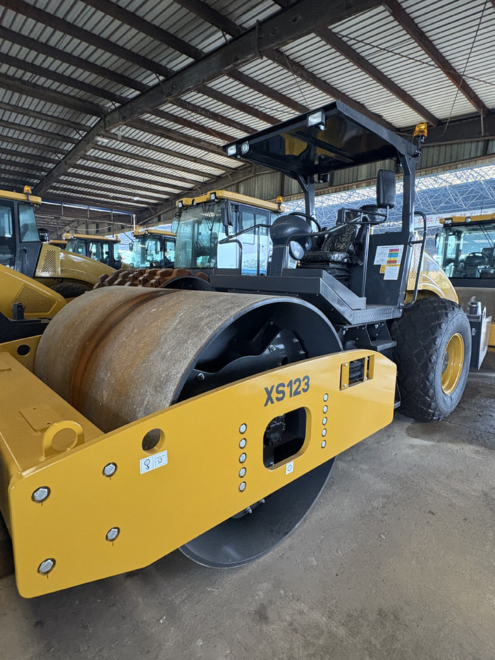 Ασφαλτικός οδοστρωτήρας XCMG XS123 12ton used hydraulic road roller price: φωτογραφία 9