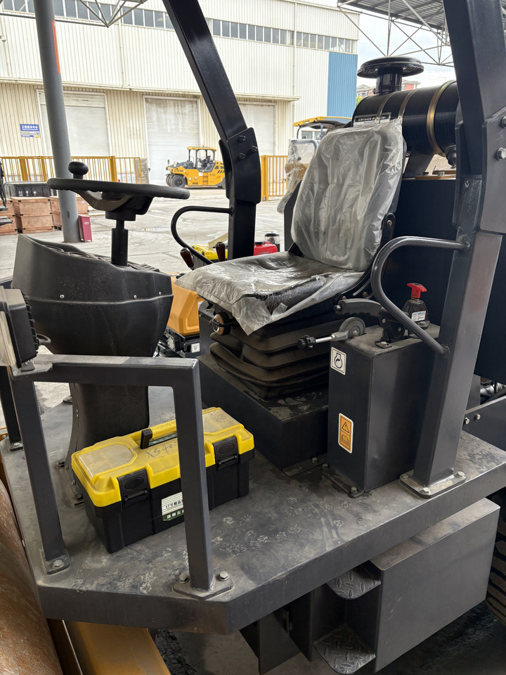 XCMG XS400J 4ton Mechancial Single Drum Vibratory Road Roller Price - Ασφαλτικός οδοστρωτήρας: φωτογραφία 5 XCMG XS400J 4ton Mechancial Single Drum Vibratory Road Roller Price - Ασφαλτικός οδοστρωτήρας: φωτογραφία 5