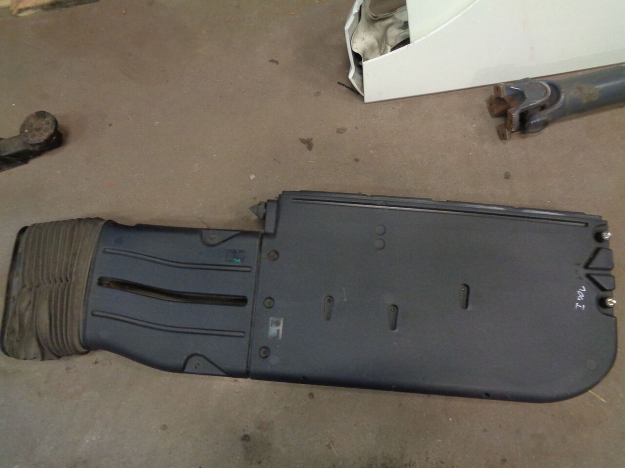 DAF XF 106 Komin Powietrza DAF XF 106 1935598  DAF XF 106 truck - Αμάξωμα και εξωτερικό για Φορτηγό: φωτογραφία 4 DAF XF 106 Komin Powietrza DAF XF 106 1935598  DAF XF 106 truck - Αμάξωμα και εξωτερικό για Φορτηγό: φωτογραφία 4