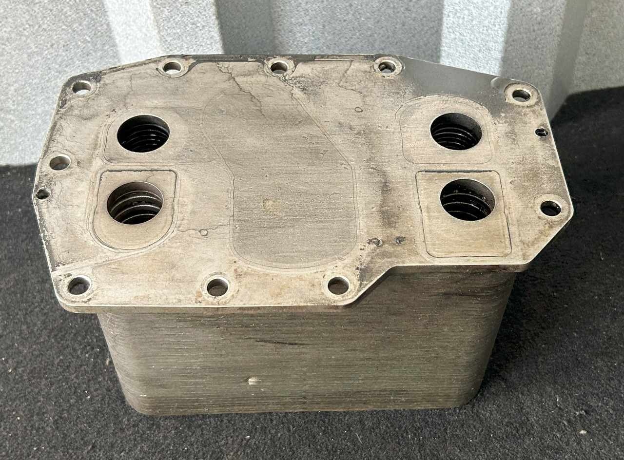 DAF XF 106 MX-11 44 OIL COOLER - Ψυγείο λαδιού: φωτογραφία 2 DAF XF 106 MX-11 44 OIL COOLER - Ψυγείο λαδιού: φωτογραφία 2
