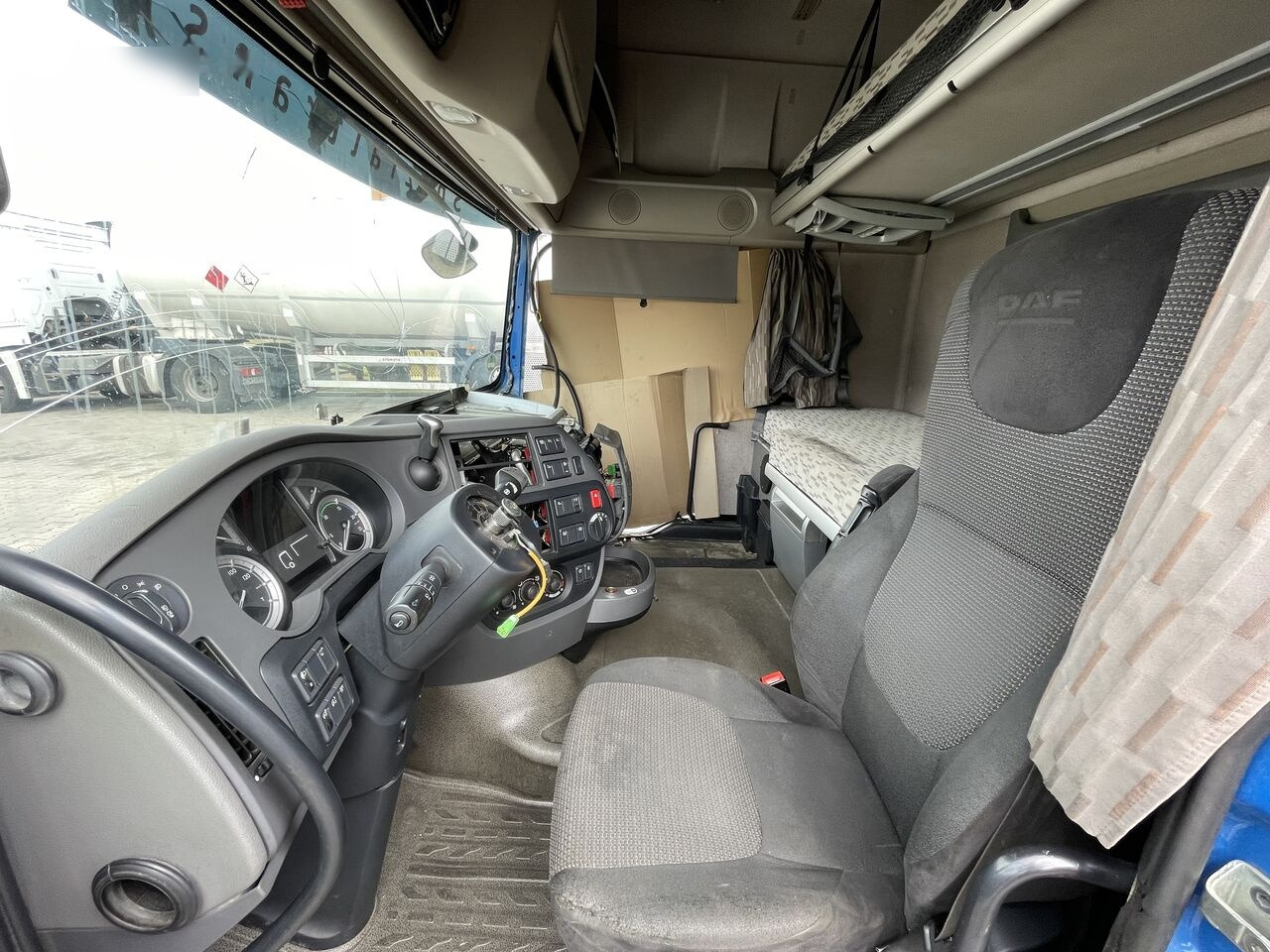 Καμπίνα για Φορτηγό XF   DAF XF 106 truck: φωτογραφία 9