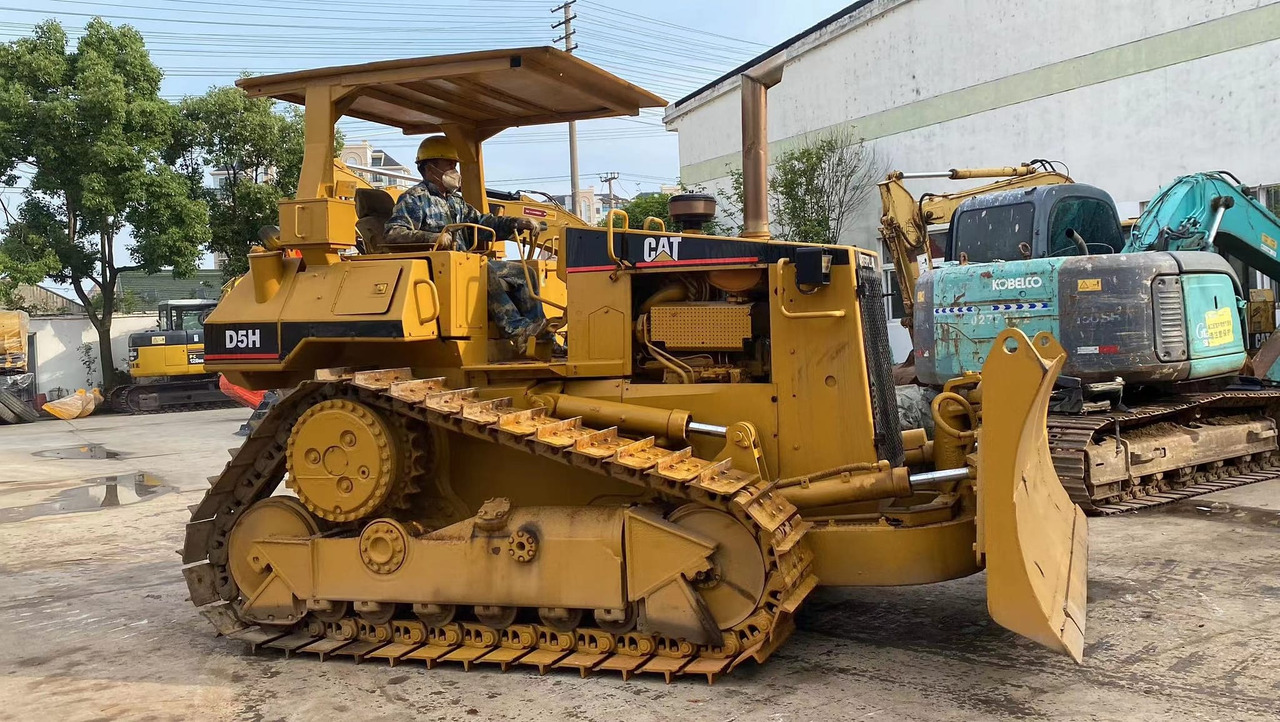 Caterpillar Bulldozer CAT D5H, D5K Cheap Japan Origin Bulldozer - Μπουλντόζα: φωτογραφία 4 Caterpillar Bulldozer CAT D5H, D5K Cheap Japan Origin Bulldozer - Μπουλντόζα: φωτογραφία 4