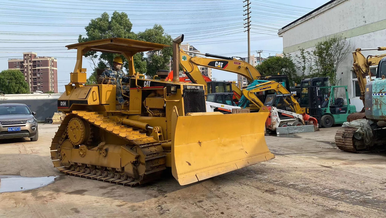 Caterpillar Bulldozer CAT D5H, D5K Cheap Japan Origin Bulldozer - Μπουλντόζα: φωτογραφία 3 Caterpillar Bulldozer CAT D5H, D5K Cheap Japan Origin Bulldozer - Μπουλντόζα: φωτογραφία 3
