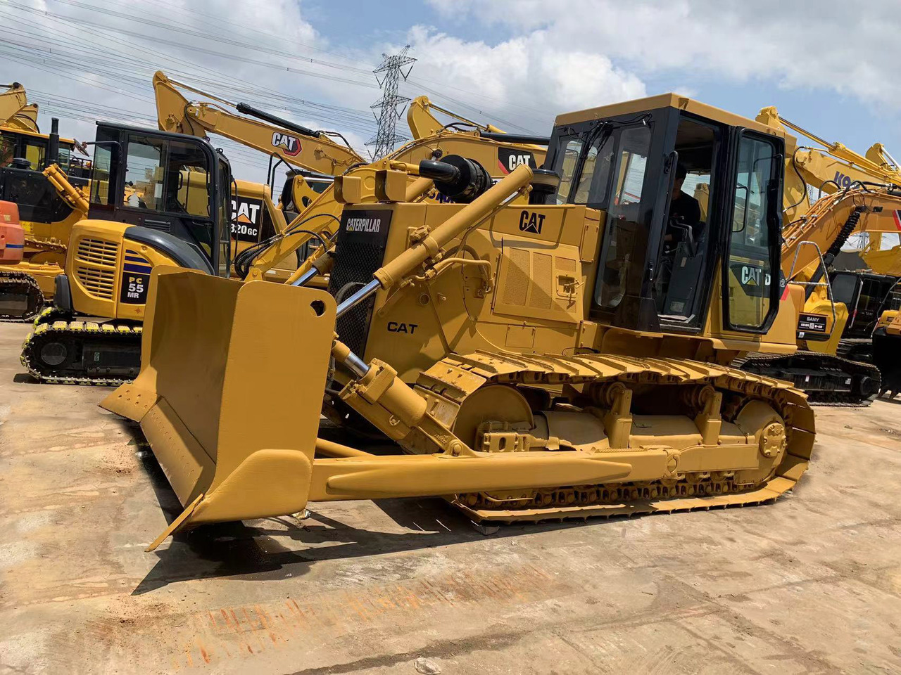 Caterpillar Bulldozer Used Condition CAT D6G, D6G2 Cheap Price - Μπουλντόζα: φωτογραφία 1 Caterpillar Bulldozer Used Condition CAT D6G, D6G2 Cheap Price - Μπουλντόζα: φωτογραφία 1