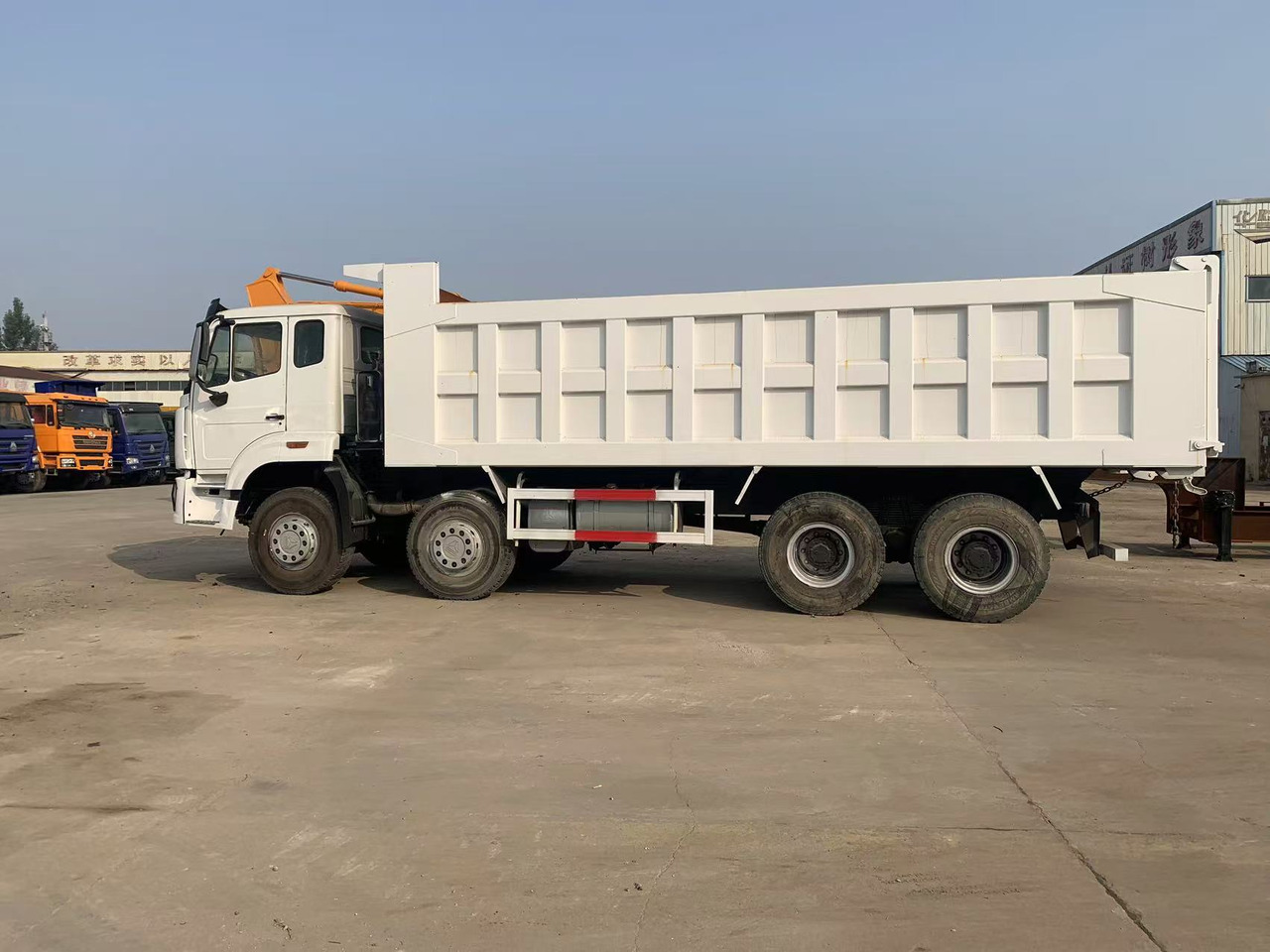 Howo 8x4 Tipper Truck Used Condition HOWO Dumper Truck Left Hand Drive - Φορτηγό ανατρεπόμενο: φωτογραφία 4 Howo 8x4 Tipper Truck Used Condition HOWO Dumper Truck Left Hand Drive - Φορτηγό ανατρεπόμενο: φωτογραφία 4