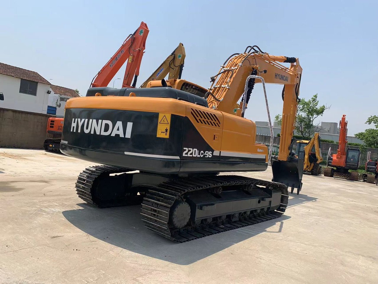 Hyundai 22 ton Excavator 220LC-9S Good Condition Construction Machine - Ερπυστριοφόρος εκσκαφέας: φωτογραφία 4 Hyundai 22 ton Excavator 220LC-9S Good Condition Construction Machine - Ερπυστριοφόρος εκσκαφέας: φωτογραφία 4