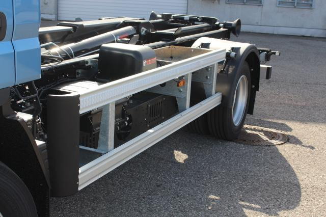 FUSO eCanter 9C18E - Φορτηγό φόρτωσης γάντζου: φωτογραφία 3 FUSO eCanter 9C18E - Φορτηγό φόρτωσης γάντζου: φωτογραφία 3