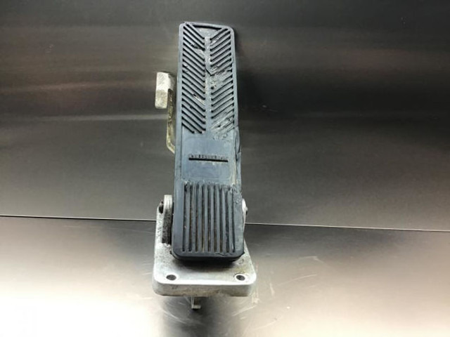 Liebherr Brake Pedal - Πετάλι: φωτογραφία 5 Liebherr Brake Pedal - Πετάλι: φωτογραφία 5