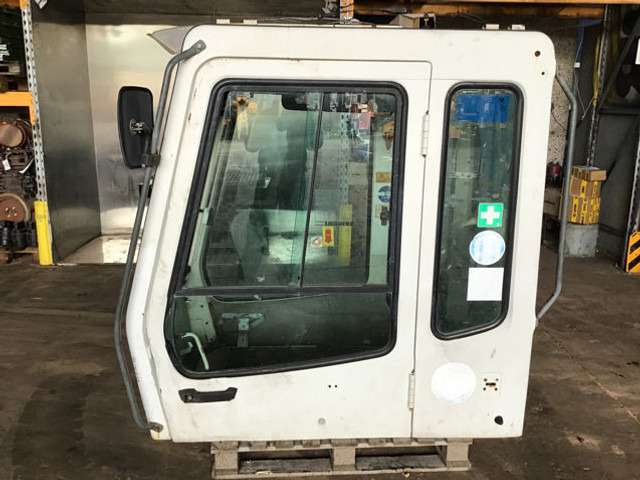 Liebherr Cabin - Καμπίνα και εσωτερικό: φωτογραφία 3 Liebherr Cabin - Καμπίνα και εσωτερικό: φωτογραφία 3