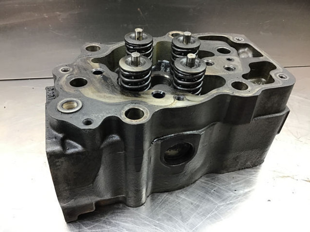 Liebherr Cylinderhead - Μπλοκ κυλίνδρων: φωτογραφία 2 Liebherr Cylinderhead - Μπλοκ κυλίνδρων: φωτογραφία 2