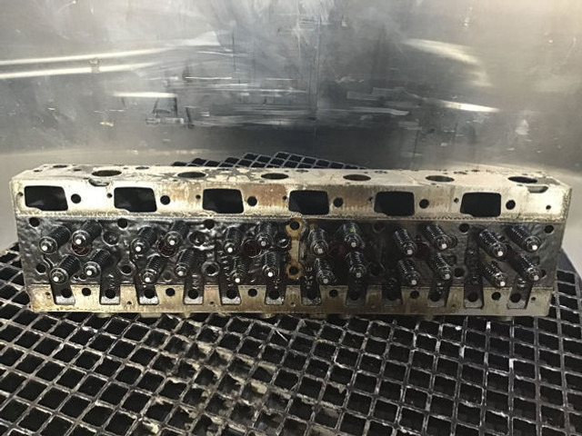 Liebherr Cylinderhead - Μπλοκ κυλίνδρων: φωτογραφία 1 Liebherr Cylinderhead - Μπλοκ κυλίνδρων: φωτογραφία 1