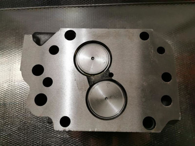 Liebherr Cylinderhead - Μπλοκ κυλίνδρων: φωτογραφία 4 Liebherr Cylinderhead - Μπλοκ κυλίνδρων: φωτογραφία 4