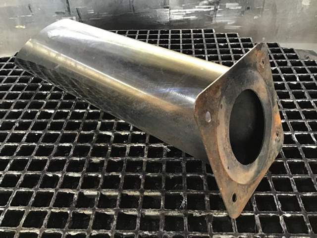 Liebherr Exhaust Pipe - Εξάτμιση: φωτογραφία 2 Liebherr Exhaust Pipe - Εξάτμιση: φωτογραφία 2