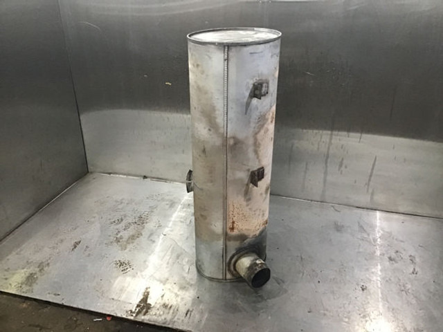 Liebherr Exhaust Silencer - Σιγαστήρας: φωτογραφία 1 Liebherr Exhaust Silencer - Σιγαστήρας: φωτογραφία 1