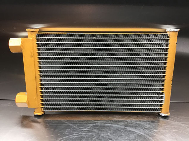 Liebherr Fuelcooler - Ψυγείο λαδιού: φωτογραφία 2 Liebherr Fuelcooler - Ψυγείο λαδιού: φωτογραφία 2