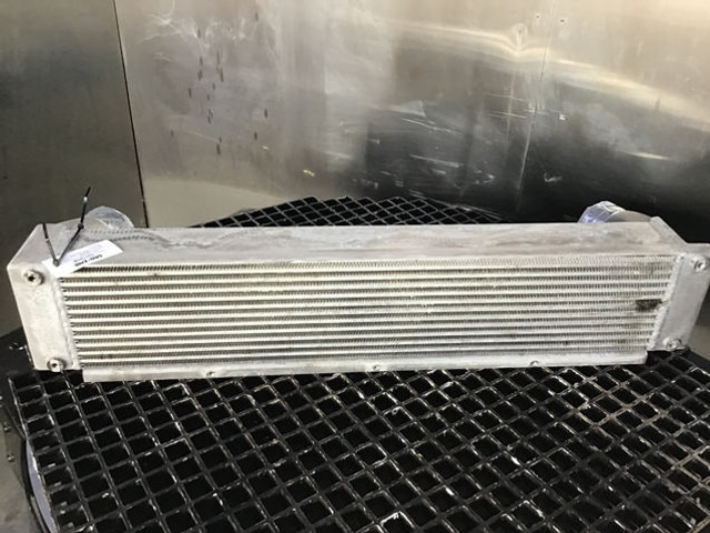 Ενδιάμεσος ψύκτης Liebherr Intercooler: φωτογραφία 8