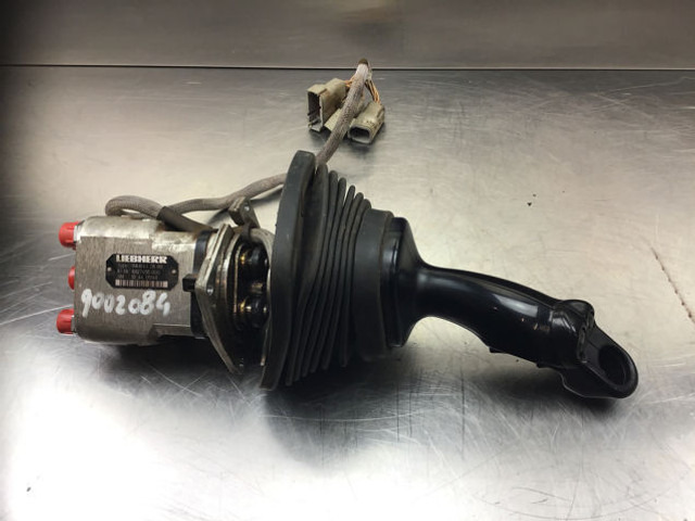 Liebherr Joystick Right - Λεβιές ταχύτητων: φωτογραφία 3 Liebherr Joystick Right - Λεβιές ταχύτητων: φωτογραφία 3