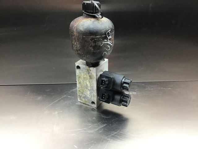 Liebherr L544 - Υδραυλικό: φωτογραφία 2 Liebherr L544 - Υδραυλικό: φωτογραφία 2