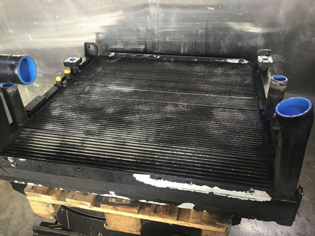 Liebherr Oil Cooler - Ψυγείο αυτοκίνητο: φωτογραφία 1 Liebherr Oil Cooler - Ψυγείο αυτοκίνητο: φωτογραφία 1