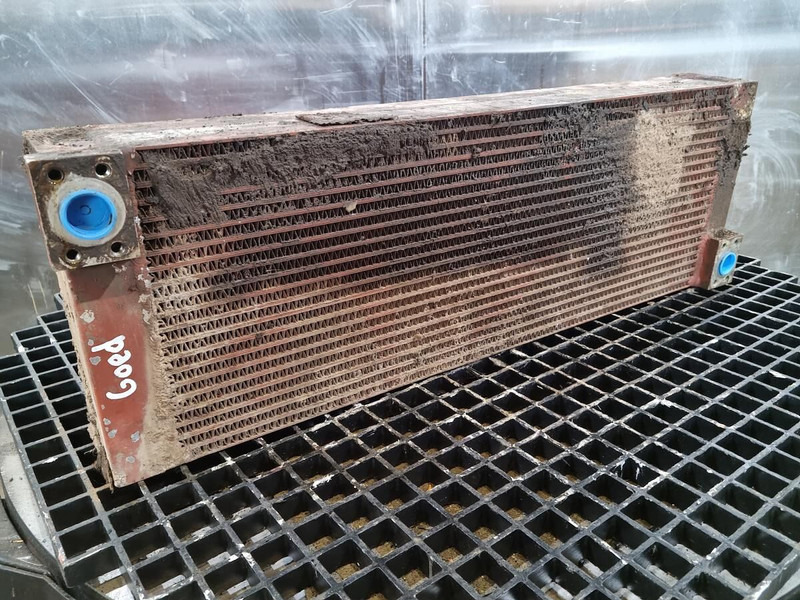 Liebherr Oil Cooler - Ψυγείο λαδιού: φωτογραφία 1 Liebherr Oil Cooler - Ψυγείο λαδιού: φωτογραφία 1