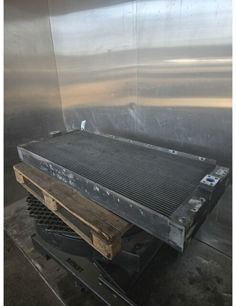 Liebherr Oilcooler - Ψυγείο λαδιού: φωτογραφία 1 Liebherr Oilcooler - Ψυγείο λαδιού: φωτογραφία 1
