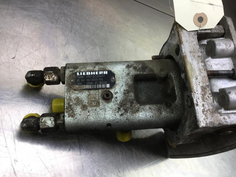 Liebherr Pedal - Πετάλι: φωτογραφία 2 Liebherr Pedal - Πετάλι: φωτογραφία 2