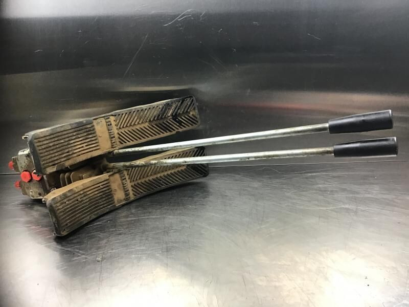 Liebherr Pilot Control Unit - Πετάλι: φωτογραφία 3 Liebherr Pilot Control Unit - Πετάλι: φωτογραφία 3