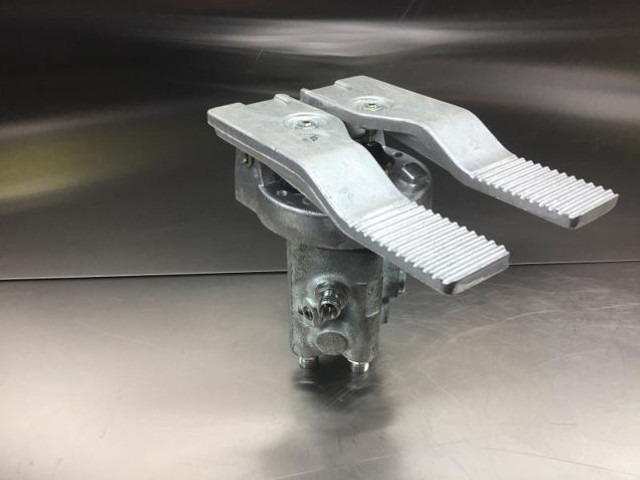 Liebherr Pilot Control Unit - Πετάλι: φωτογραφία 4 Liebherr Pilot Control Unit - Πετάλι: φωτογραφία 4