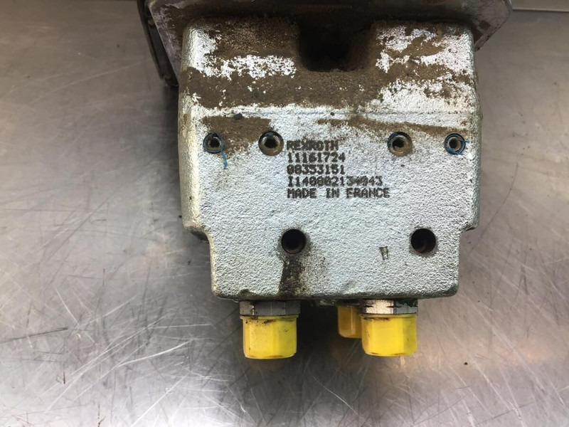 Liebherr Pilot Control Unit - Πετάλι: φωτογραφία 2 Liebherr Pilot Control Unit - Πετάλι: φωτογραφία 2