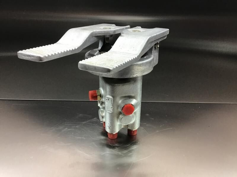 Liebherr Pilot Control Unit - Πετάλι: φωτογραφία 1 Liebherr Pilot Control Unit - Πετάλι: φωτογραφία 1