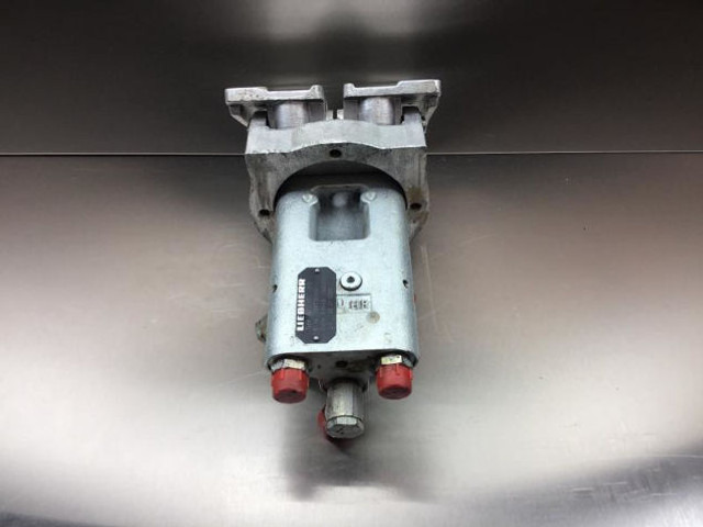 Liebherr Pilot Control Unit - Πετάλι: φωτογραφία 2 Liebherr Pilot Control Unit - Πετάλι: φωτογραφία 2