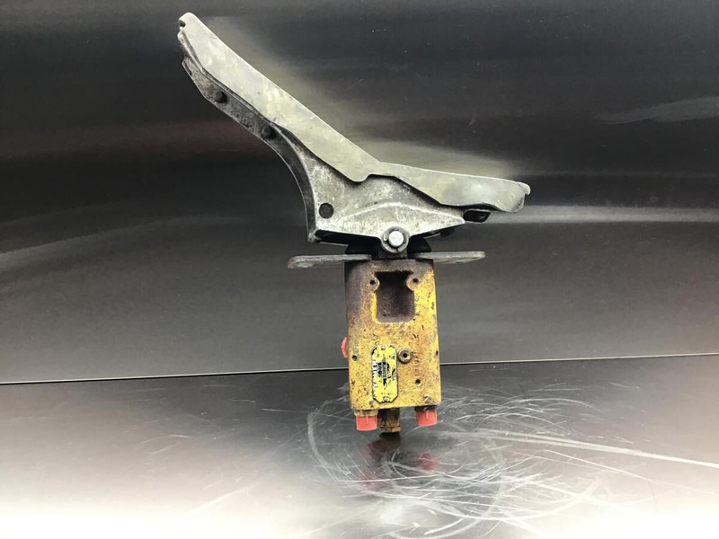 Liebherr Pilot Control Unit - Πετάλι: φωτογραφία 1 Liebherr Pilot Control Unit - Πετάλι: φωτογραφία 1