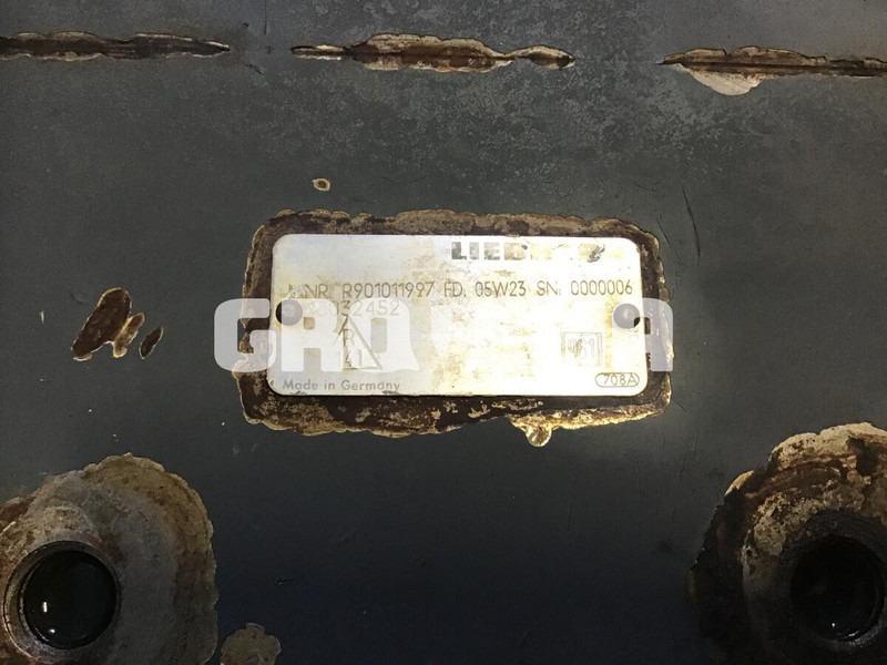 Liebherr R954C / R956 / R960 - Κυλινδροκεφαλή: φωτογραφία 2 Liebherr R954C / R956 / R960 - Κυλινδροκεφαλή: φωτογραφία 2