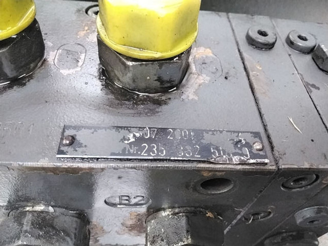 Liebherr Valve Block - Υδραυλικό: φωτογραφία 2 Liebherr Valve Block - Υδραυλικό: φωτογραφία 2