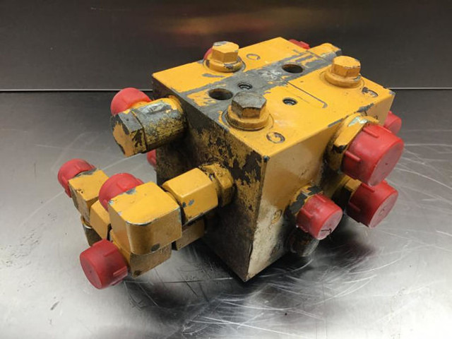 Liebherr Valve Distribution Block - Υδραυλικό: φωτογραφία 2 Liebherr Valve Distribution Block - Υδραυλικό: φωτογραφία 2