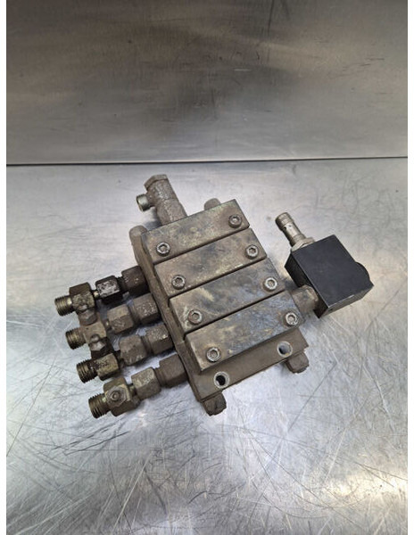 Liebherr Valve Distribution Block - Υδραυλικό: φωτογραφία 4 Liebherr Valve Distribution Block - Υδραυλικό: φωτογραφία 4