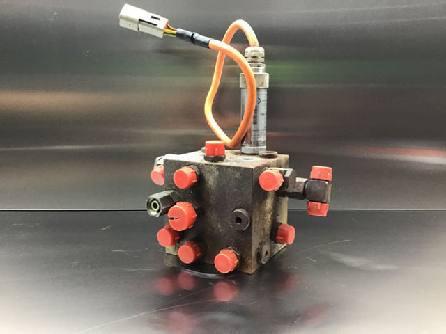 Liebherr Valve Distribution Block - Υδραυλικό: φωτογραφία 4 Liebherr Valve Distribution Block - Υδραυλικό: φωτογραφία 4