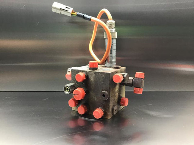 Liebherr Valve Distribution Block - Υδραυλικό: φωτογραφία 3 Liebherr Valve Distribution Block - Υδραυλικό: φωτογραφία 3