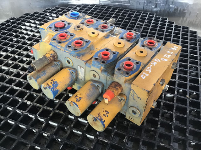 Liebherr Valveblock - Υδραυλικό: φωτογραφία 1 Liebherr Valveblock - Υδραυλικό: φωτογραφία 1