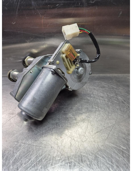 Liebherr - Υαλοκαθαριστήρας: φωτογραφία 2 Liebherr - Υαλοκαθαριστήρας: φωτογραφία 2