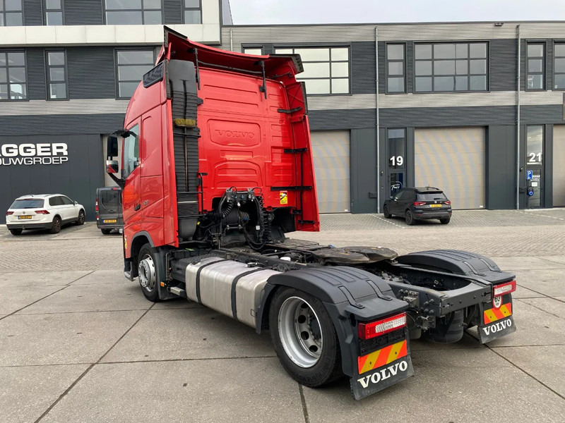 Volvo FH 13.420 Globetrotter / Mega / 2x Tank - Τράκτορας: φωτογραφία 4 Volvo FH 13.420 Globetrotter / Mega / 2x Tank - Τράκτορας: φωτογραφία 4