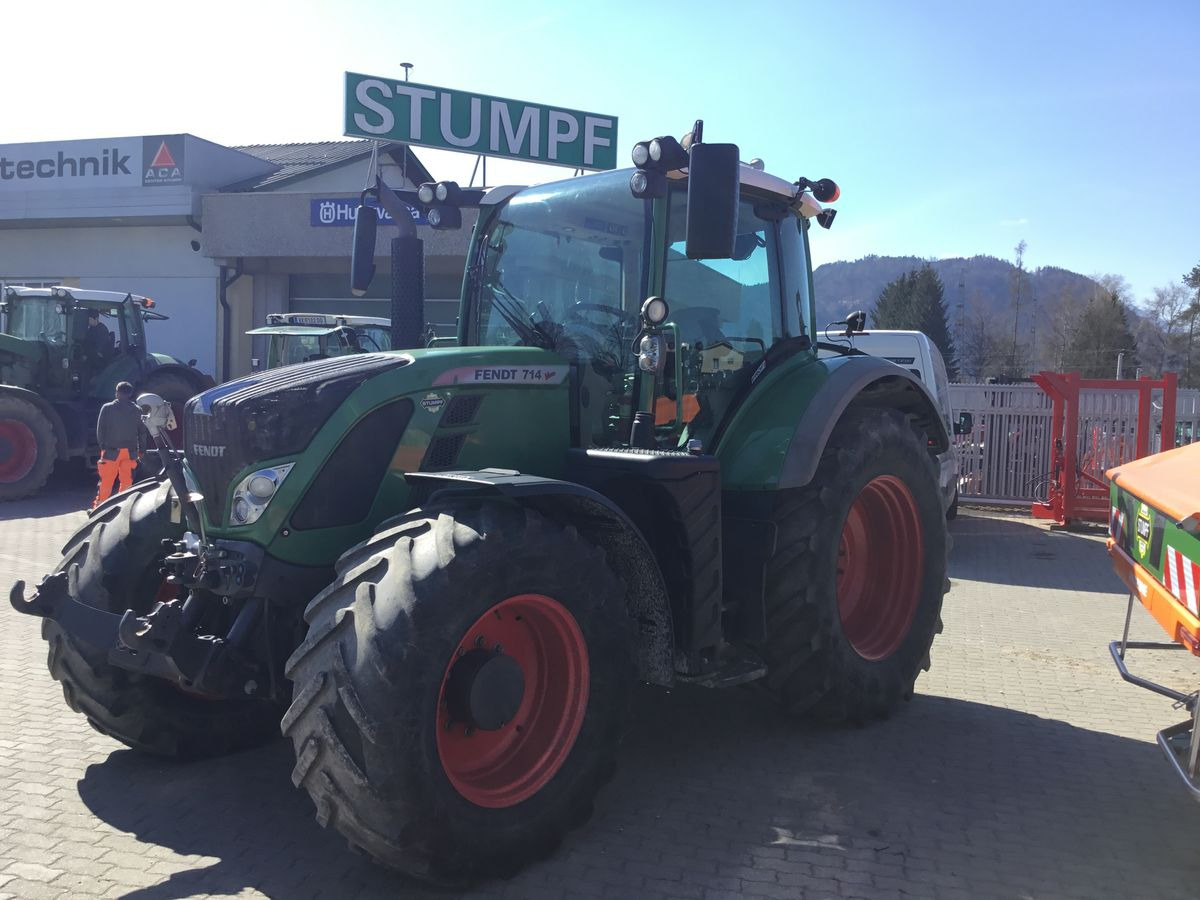 Fendt 714 Vo Vario - Τρακτέρ: φωτογραφία 5 Fendt 714 Vo Vario - Τρακτέρ: φωτογραφία 5