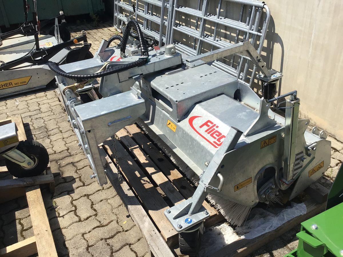 Fliegl Typ 600 - Σκούπα: φωτογραφία 3 Fliegl Typ 600 - Σκούπα: φωτογραφία 3