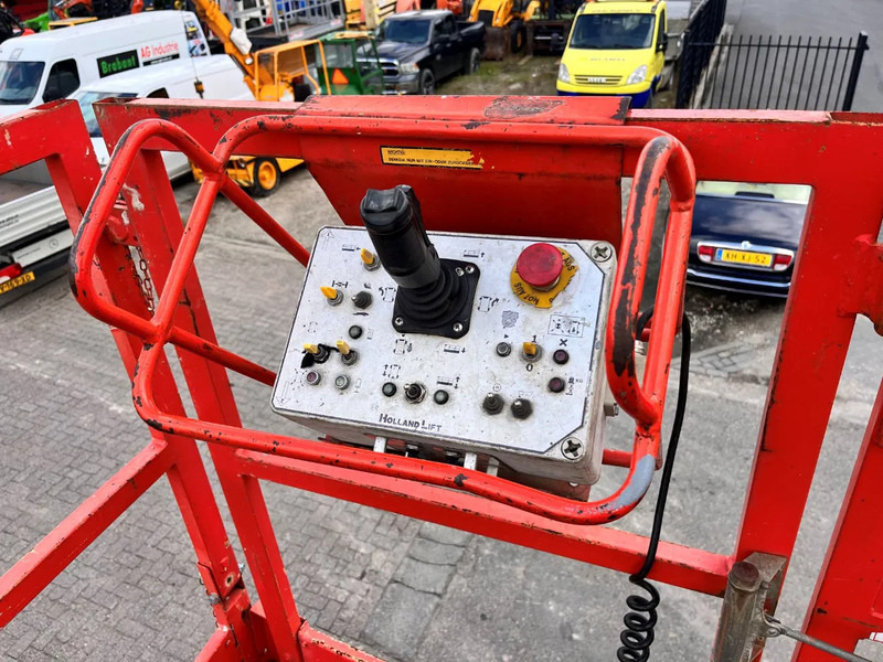 Holland lift COMBISTAR M-250DL27 4WD/P/N - Ψαλιδωτό ανυψωτικό: φωτογραφία 5 Holland lift COMBISTAR M-250DL27 4WD/P/N - Ψαλιδωτό ανυψωτικό: φωτογραφία 5