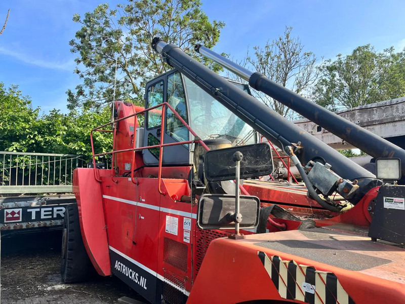 Terex Fantuzzi CS45KM FOR PARTS - Reachstacker: φωτογραφία 4 Terex Fantuzzi CS45KM FOR PARTS - Reachstacker: φωτογραφία 4