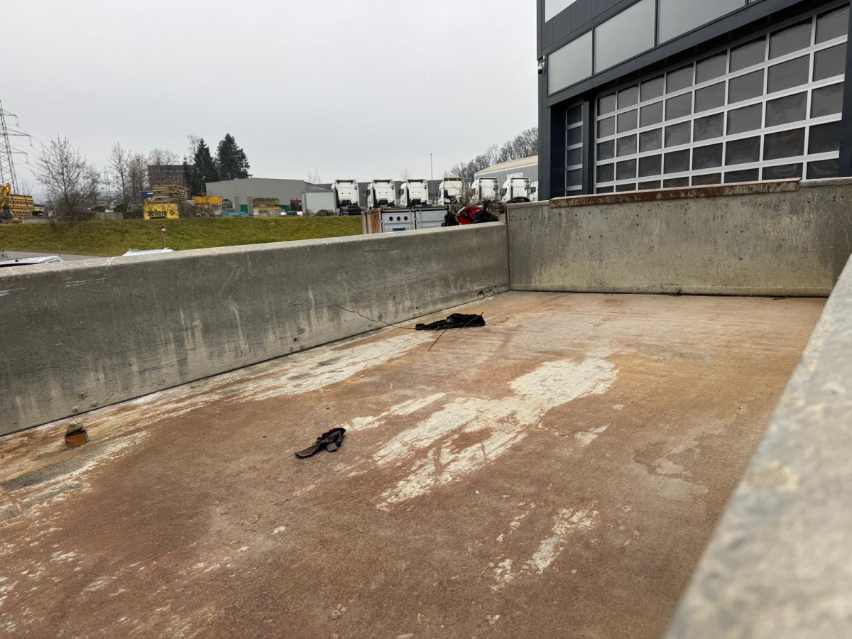 Φορτηγό ανατρεπόμενο IVECO 270 4x2 Kipper: φωτογραφία 13 Φορτηγό ανατρεπόμενο IVECO 270 4x2 Kipper: φωτογραφία 13