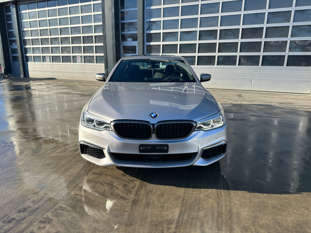 Marke BMW M550D xDrive - Λιμουζίνα/ Sedan: φωτογραφία 2 Marke BMW M550D xDrive - Λιμουζίνα/ Sedan: φωτογραφία 2