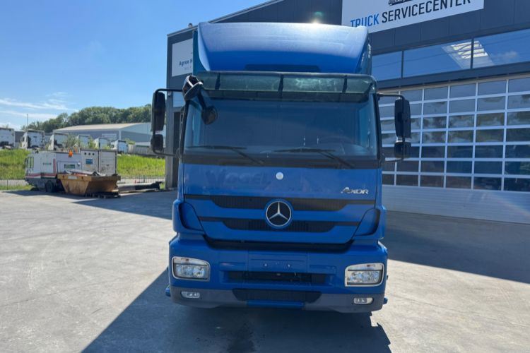 Mercedes-Benz Axor 1833 4x2 - Φορτηγό μουσαμάς: φωτογραφία 2 Mercedes-Benz Axor 1833 4x2 - Φορτηγό μουσαμάς: φωτογραφία 2