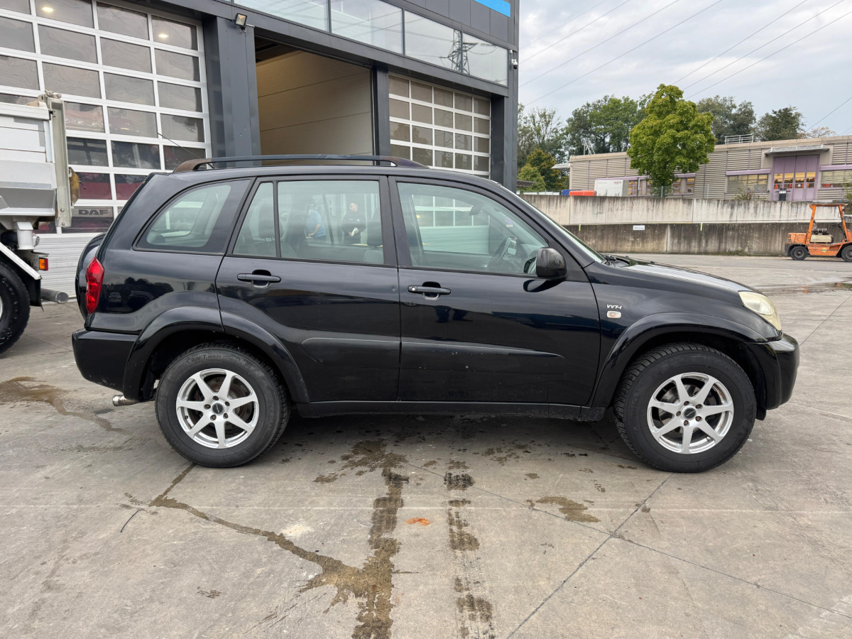 TOYOTA RAV4 2.0 4x4 - Αυτοκίνητο: φωτογραφία 3 TOYOTA RAV4 2.0 4x4 - Αυτοκίνητο: φωτογραφία 3